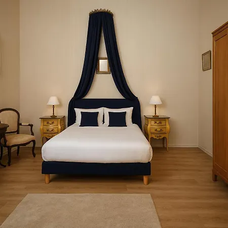 Le Manoir De *