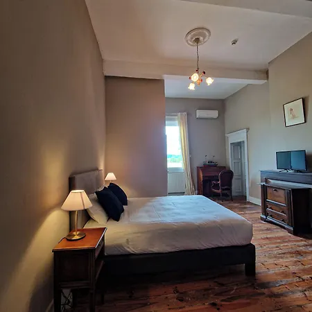 Hotel Le Manoir De Lisle-sur-Tarn