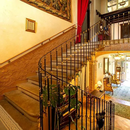 Hotel Le Manoir De Lisle-sur-Tarn